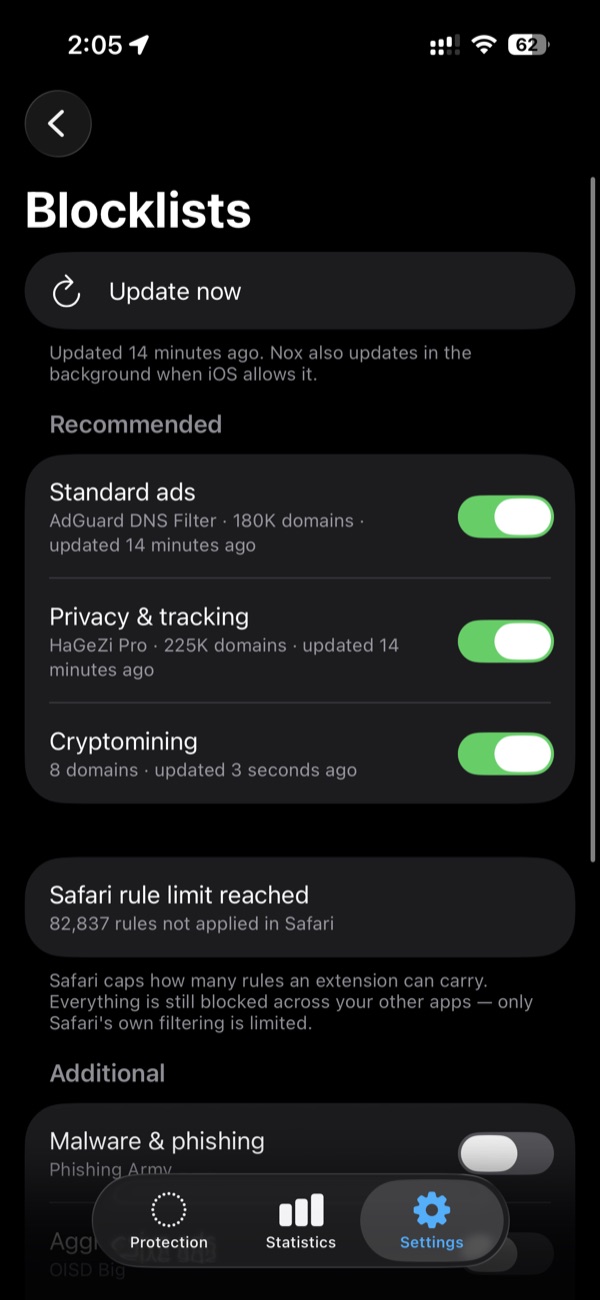 Nox blocklists screen with source toggles, update status and a Safari rule-limit notice